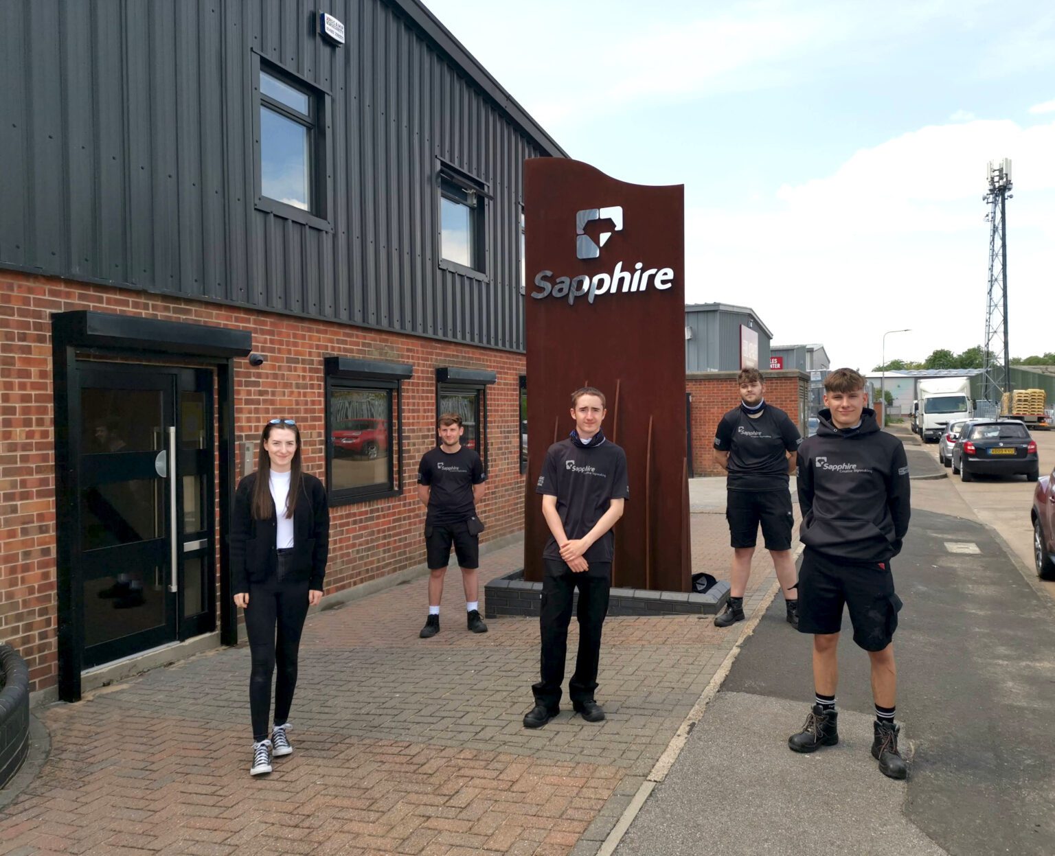 Sapphire Signs Welcomes 5 New Apprentices! - Sapphire Signs